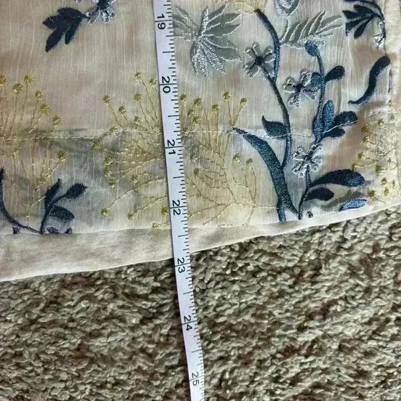 Anthropologie Tiny Flutter-Sleeve Embroidered Top Blue Floral Cream V Neck XS - Picture 8 of 8